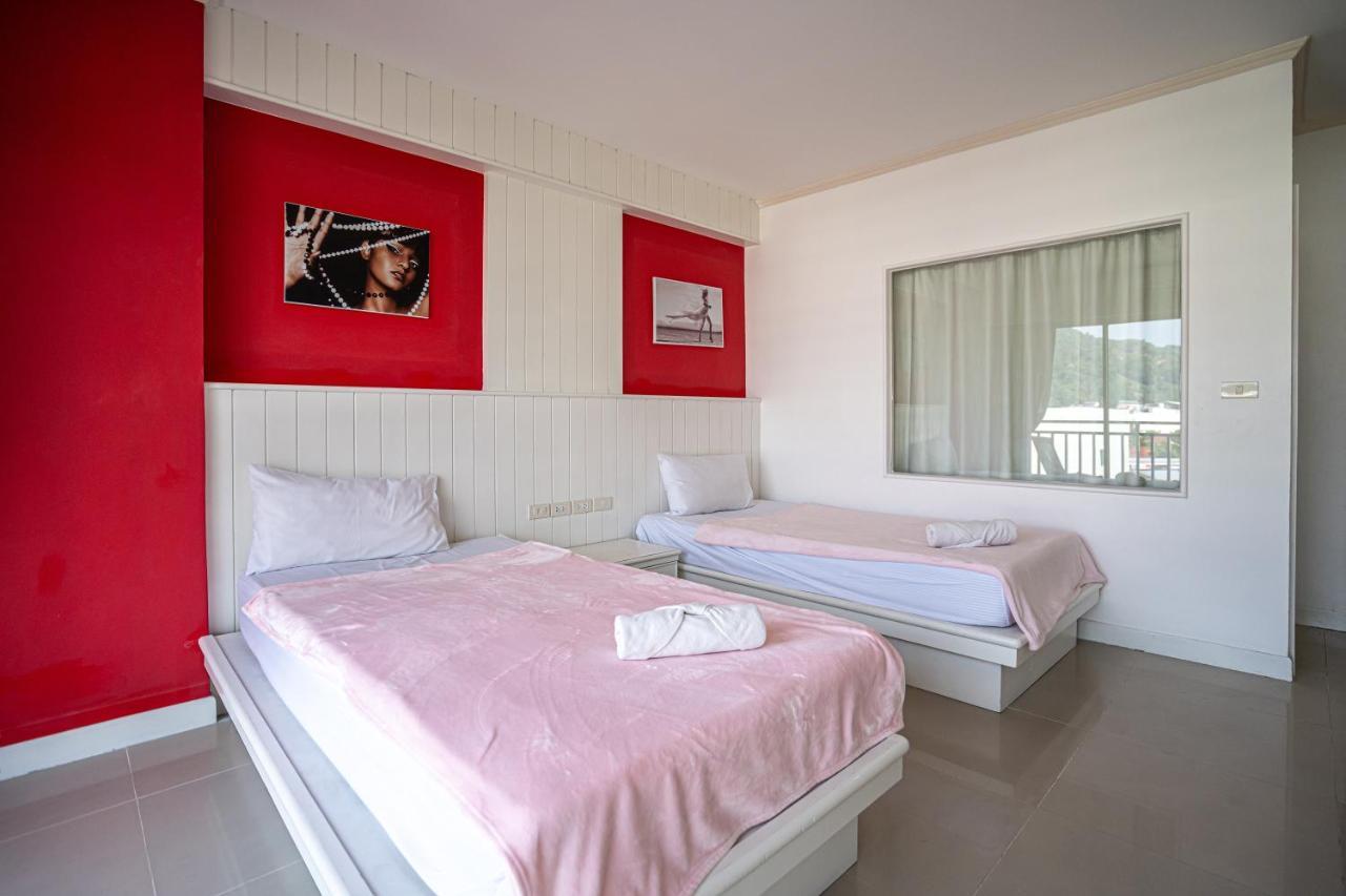 Santi White House Patong Hotel Kültér fotó