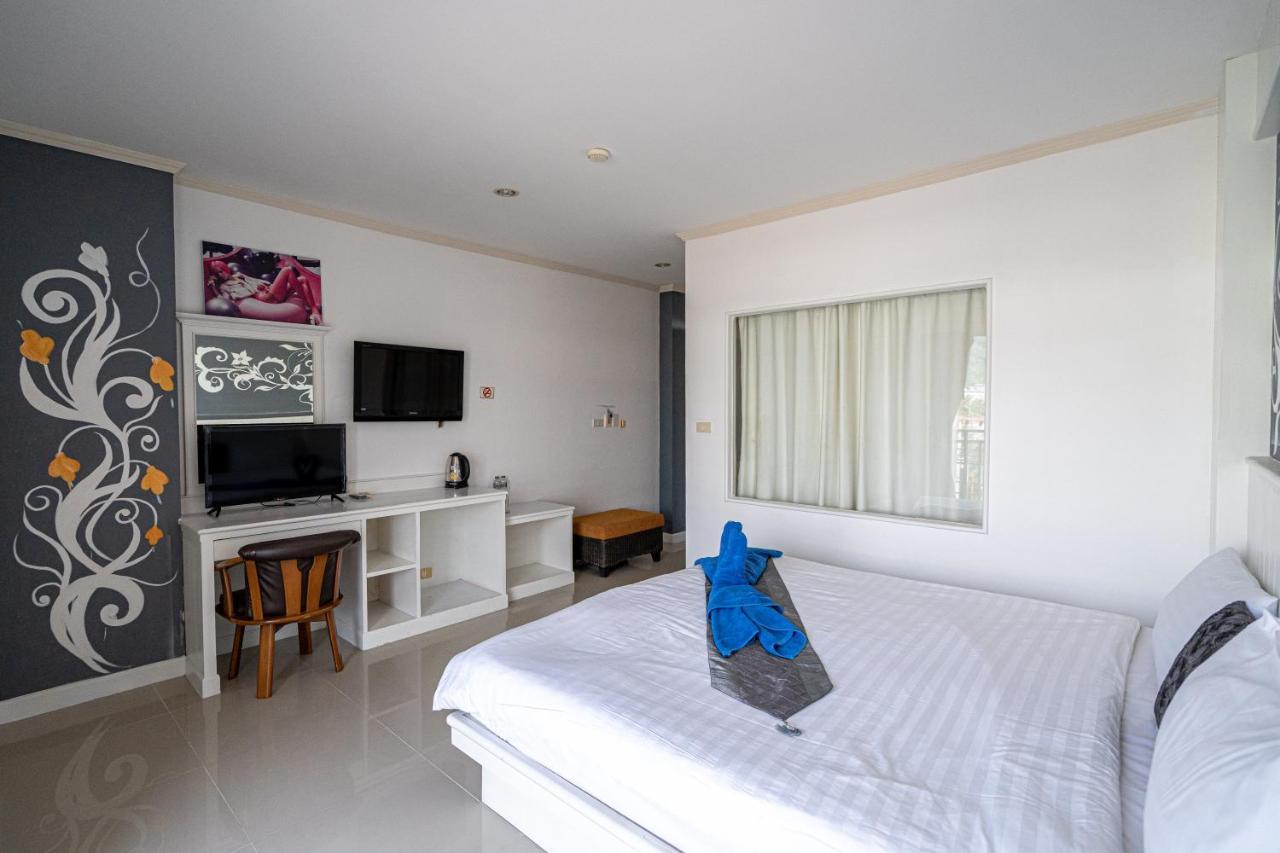 Santi White House Patong Hotel Kültér fotó