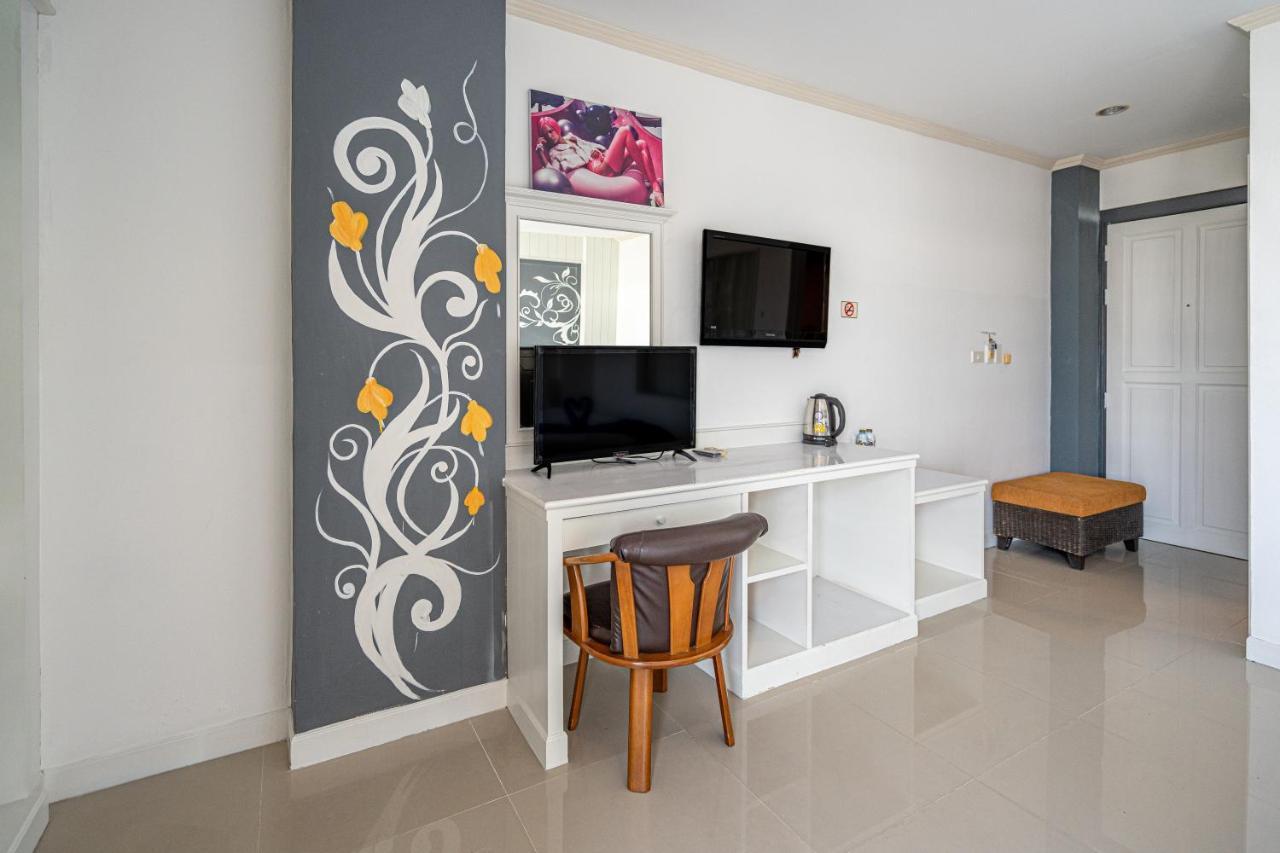 Santi White House Patong Hotel Kültér fotó