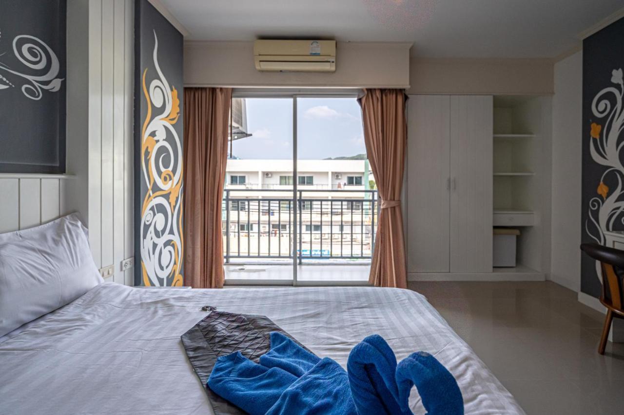 Santi White House Patong Hotel Kültér fotó