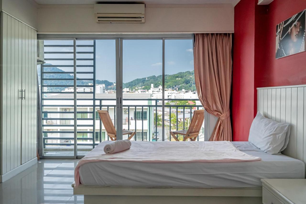 Santi White House Patong Hotel Kültér fotó