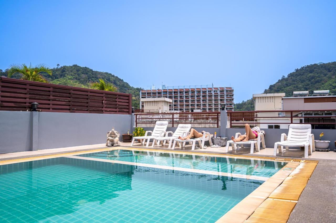 Santi White House Patong Hotel Kültér fotó